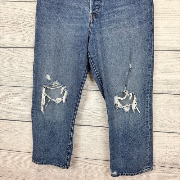 Levi's Women's Ribcage Button Fly Distressed Straight Leg Ankle Jeans Size 31 - Picture 3 of 9
